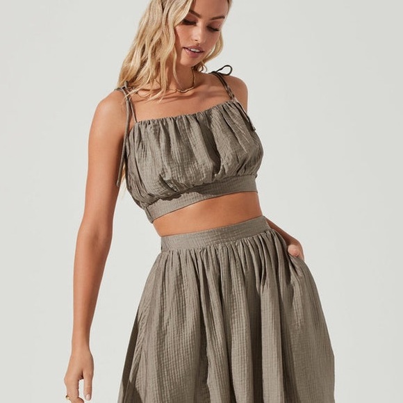 (AA4)NEW Terra Bella Square Neck Tie Strap Crop Top ONLY in Mushroom, Sz M, NWOT - Picture 3 of 11